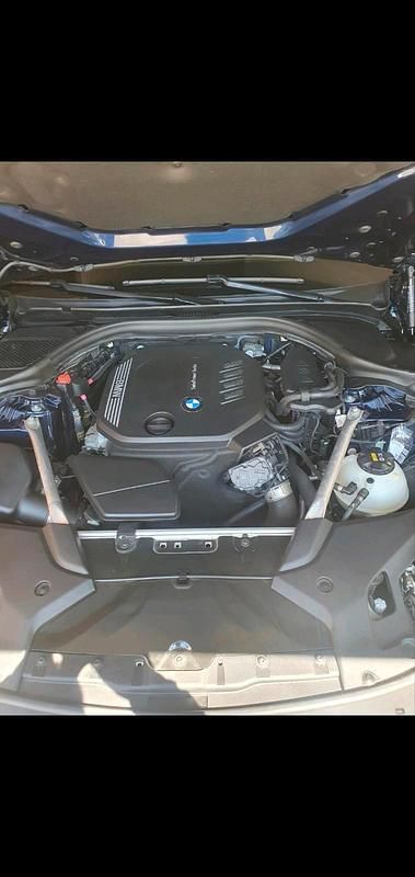 Gebraucht BMW 520 190 PS (139 kW) 2018 Blau Kombi