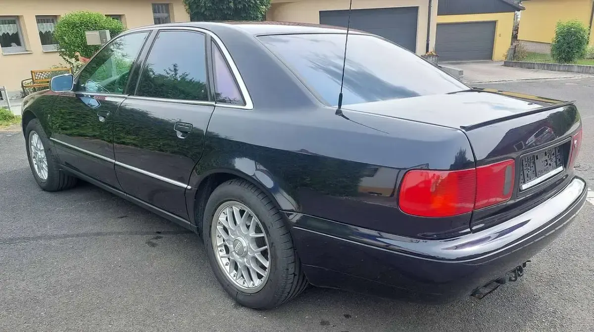 Gebraucht Audi A8 193 PS (141 kW) 1998 Blau Limousine