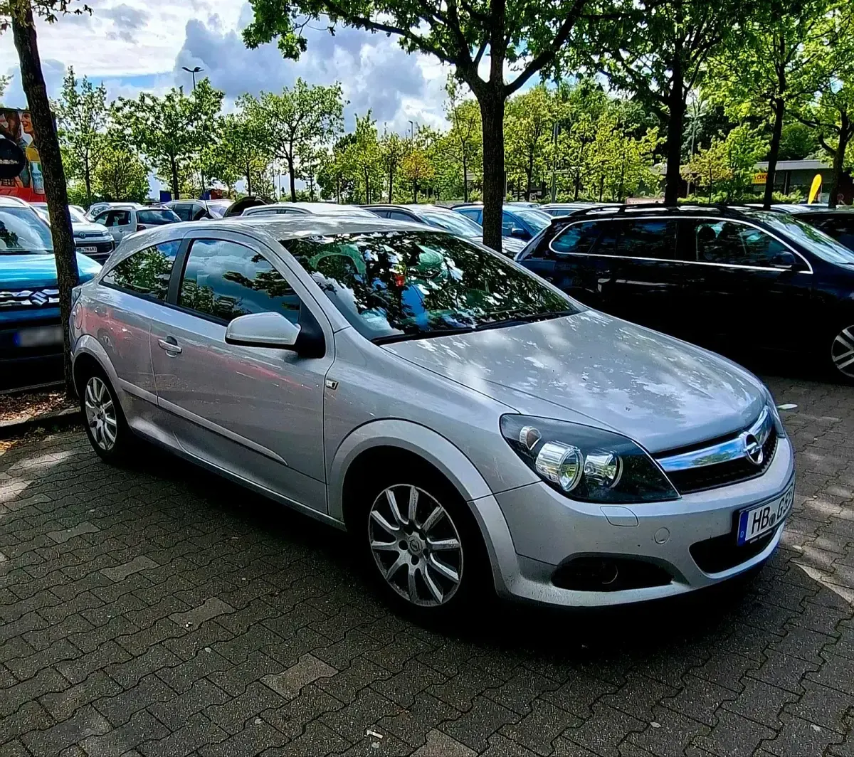 Gebraucht Opel Astra Sport 150 PS (110 kW) 2008 Silber Coupé