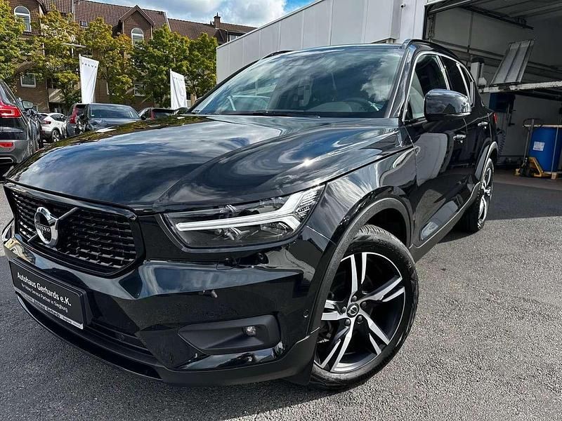 Onyx black Gebraucht 2022 Volvo XC40 R-Design SUV | 34.998 € (Fairer Preis) - Bild 1/4