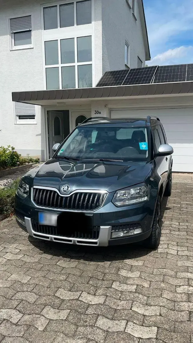 Gebraucht Skoda Yeti Active 110 PS (80 kW) 2016 Grau SUV