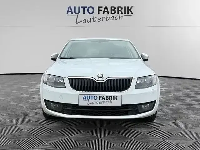 Gebraucht Skoda Octavia Style 116 PS (85 kW) 2016 Weiß Limousine