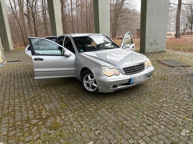 Gebraucht Mercedes C180 148 PS (108 kW) 2004 Grau Limousine