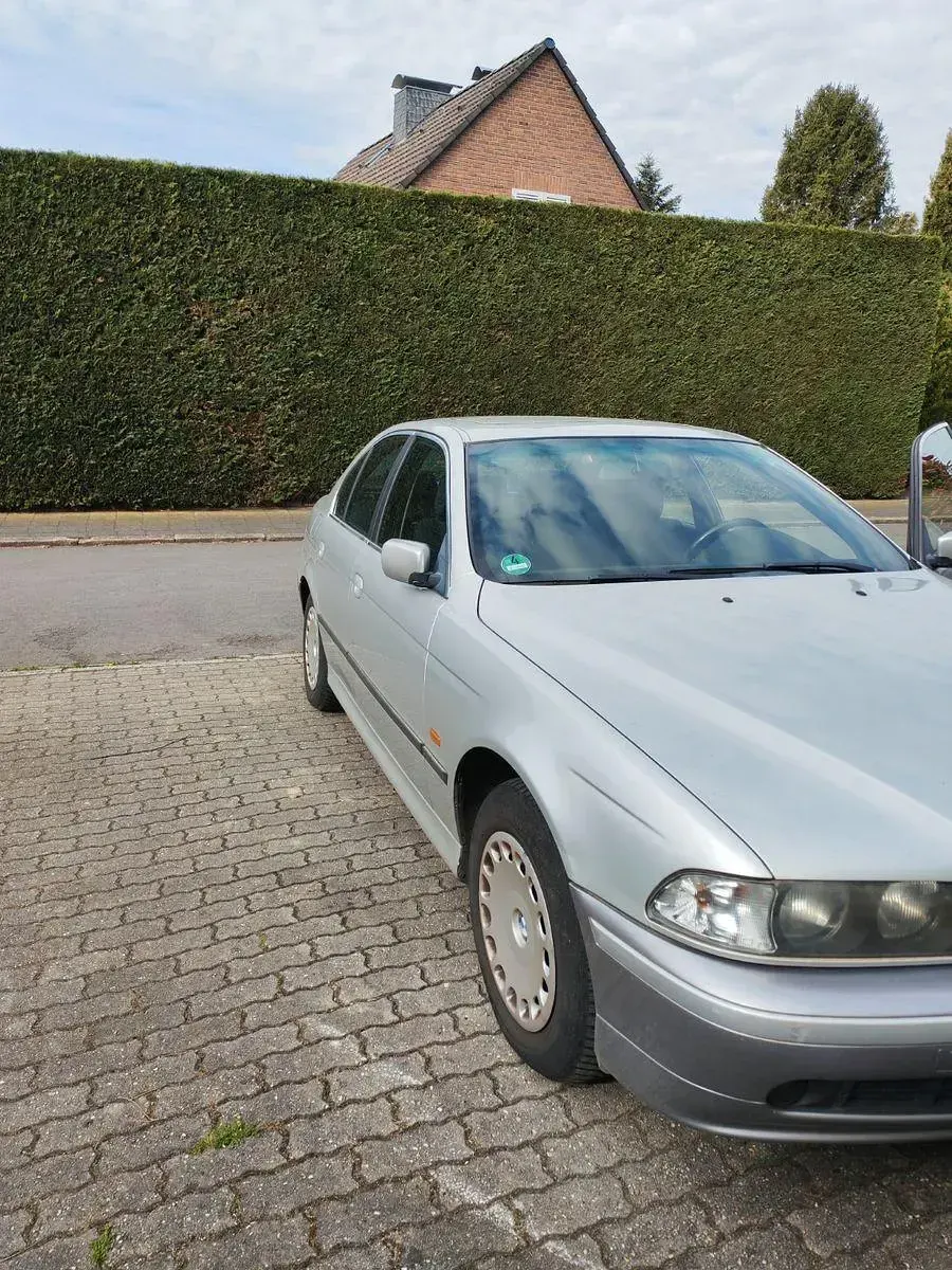 Używany BMW 520 150 KM (110 kW) 2000 Srebrny Sedan/Limuzyna