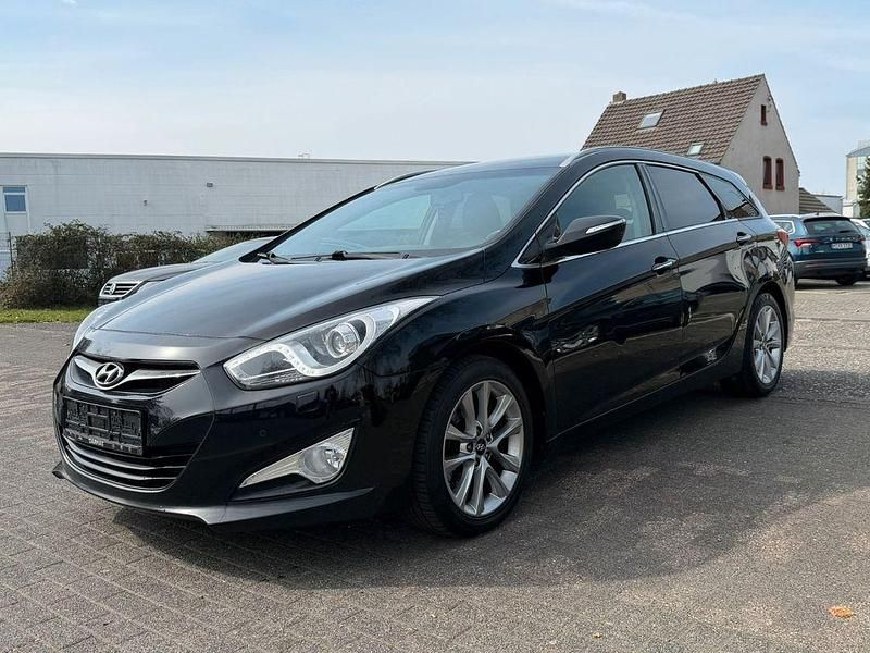 Gebraucht Hyundai i40 Edition 135 PS (99 kW) 2015 Schwarz Kombi