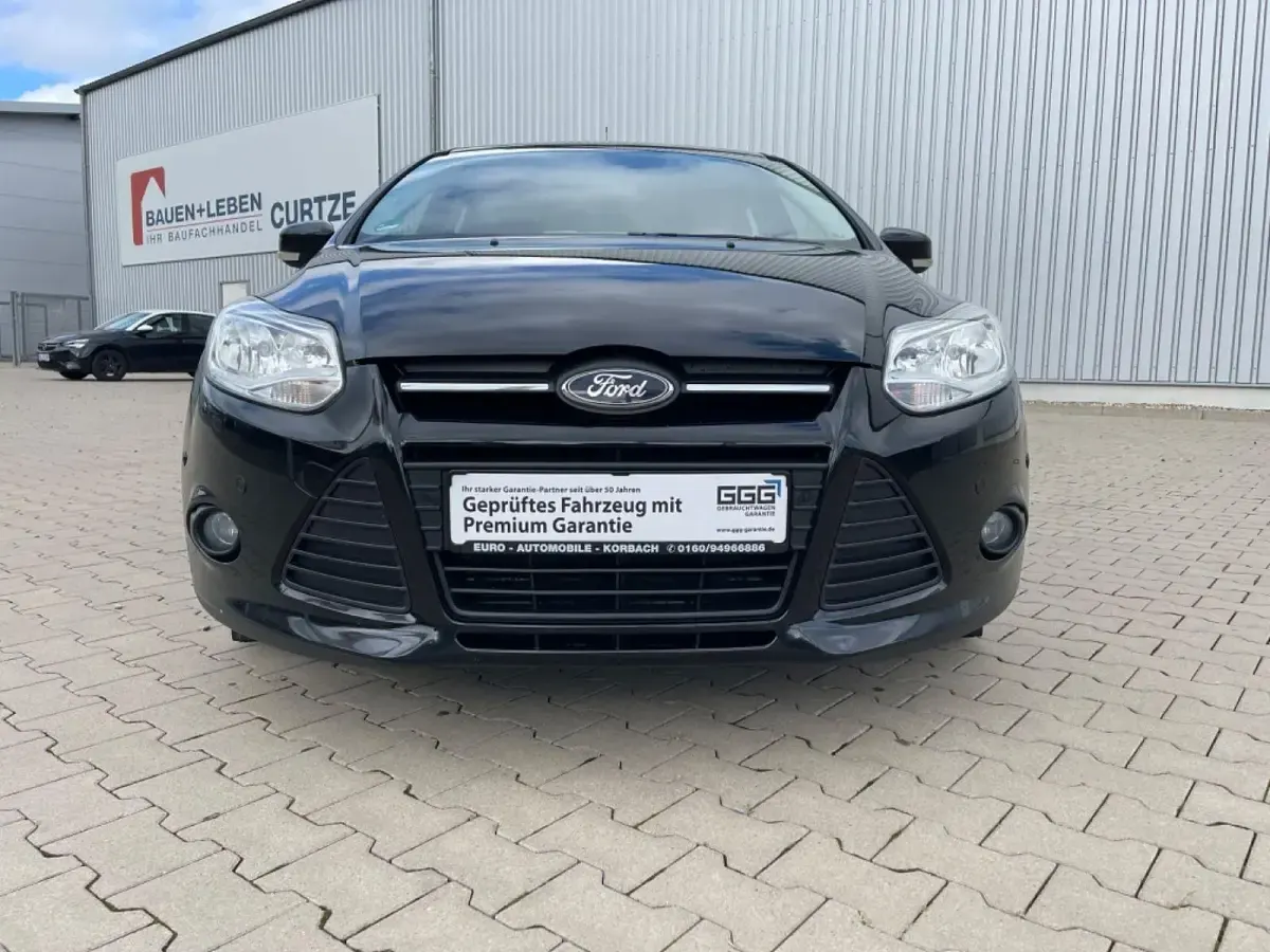 Gebraucht Ford Focus Trend 150 PS (110 kW) 2011 Schwarz Limousine