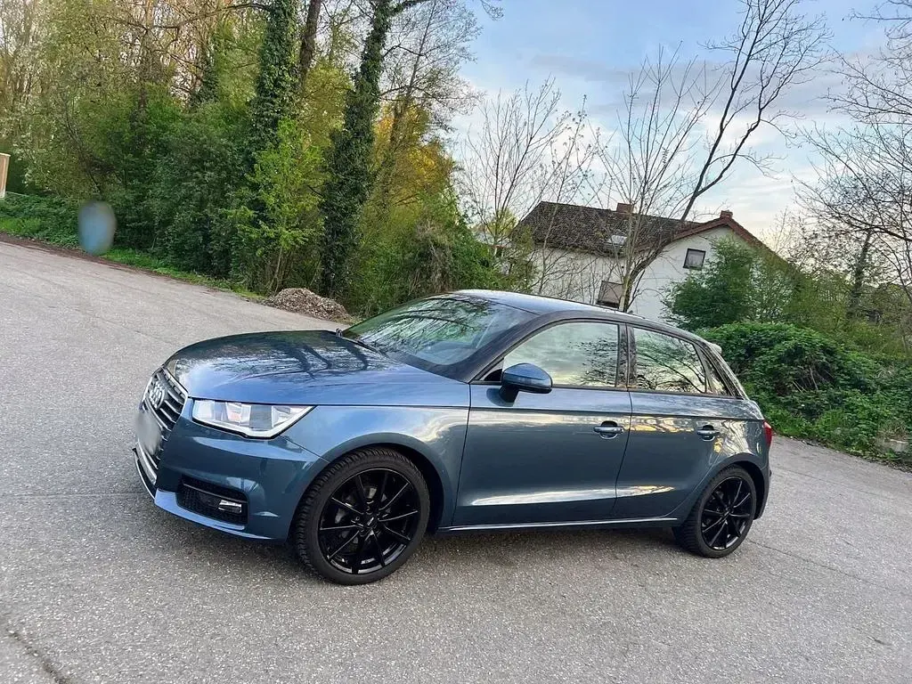 Gebraucht Audi A1 Sportback Design 95 PS (69 kW) 2016 Blau Kleinwagen