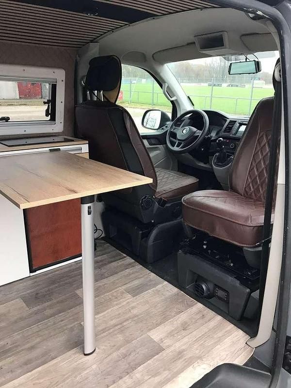 Gebraucht VW T6 102 PS (75 kW) 2018 Grau Van