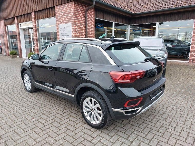 Second-hand VW T-Roc Style 150 CP (110 kW) 2023 Negru SUV