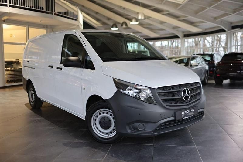 Arktikweiã Gebraucht 2024 Mercedes Vito Van / Kleinbus | 28.980 € (Guter Preis) - Bild 1/4