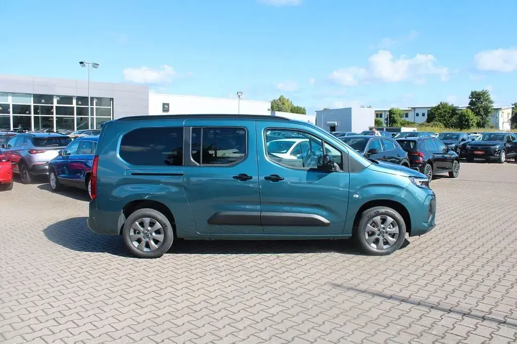 Neu Opel Combo Life XL Edition 131 PS (96 kW) 2026 Blau Van / Kleinbus