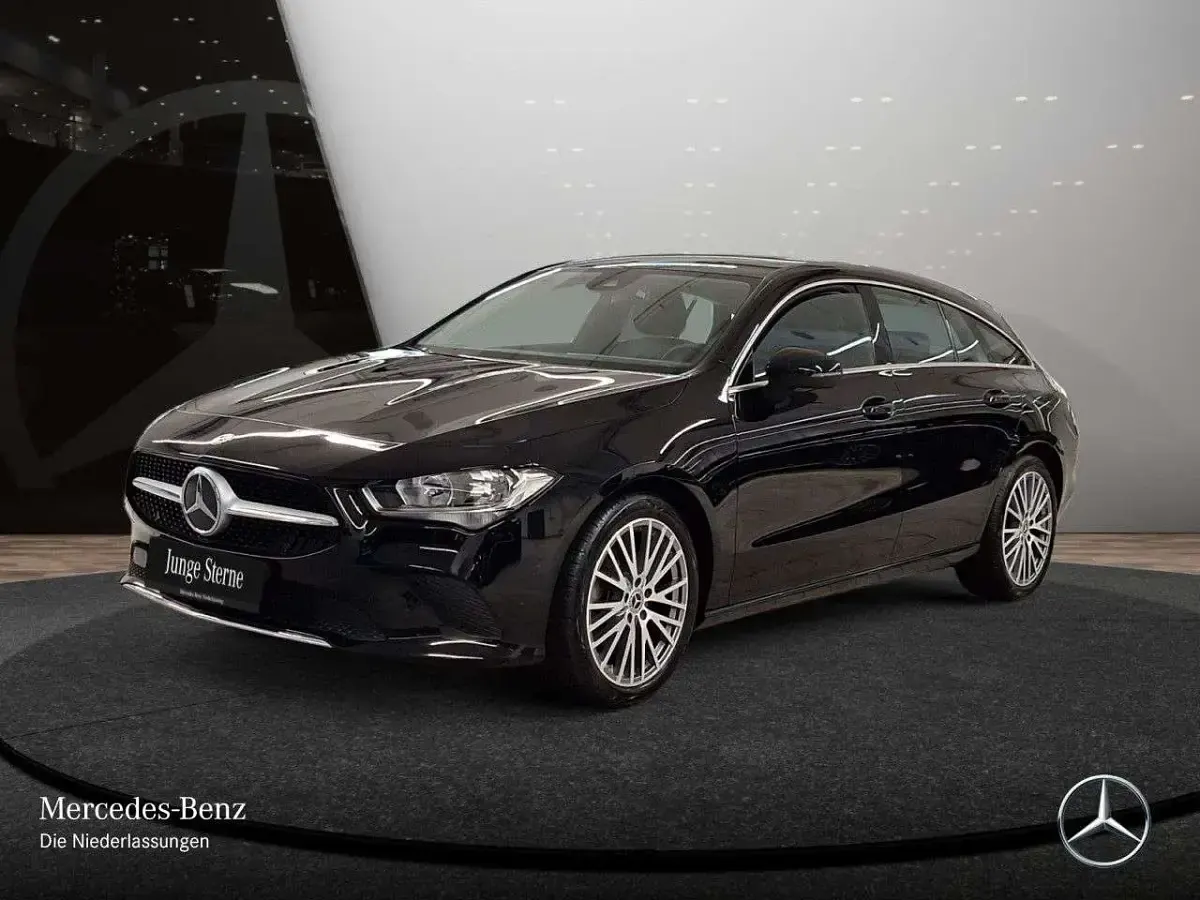 Gebraucht Mercedes CLA200 Progressive 150 PS (110 kW) 2023 Schwarz Limousine