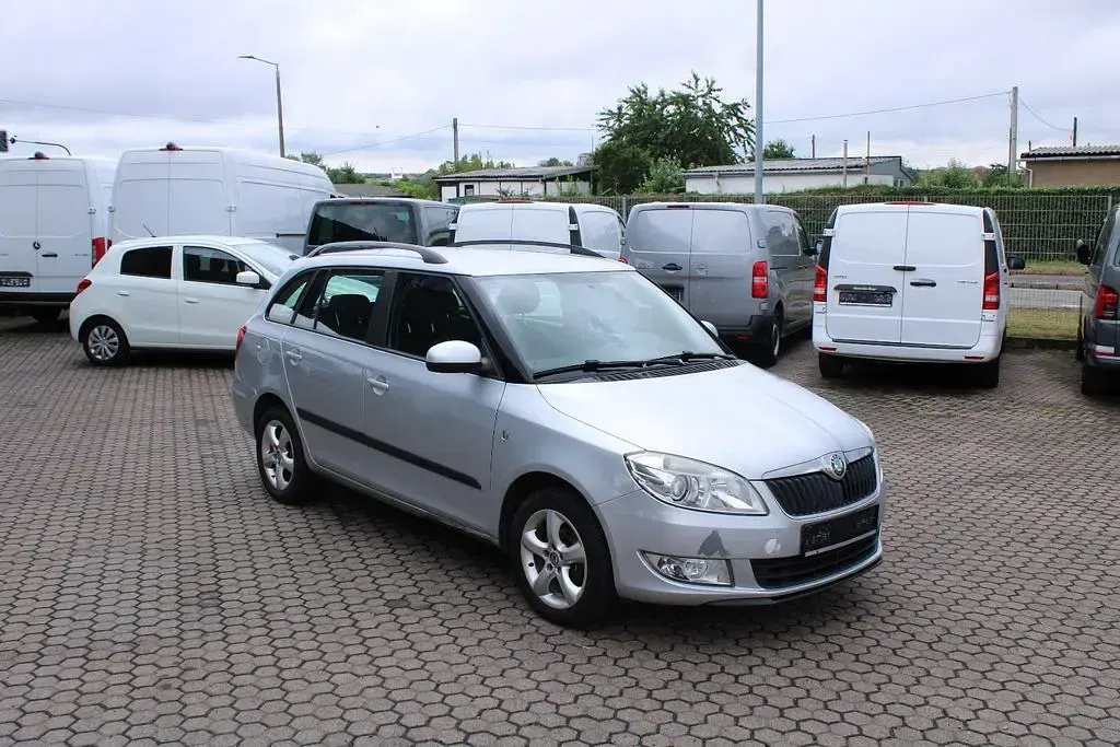 Gebraucht Skoda Fabia Style 75 PS (55 kW) 2011 Silber Kombi