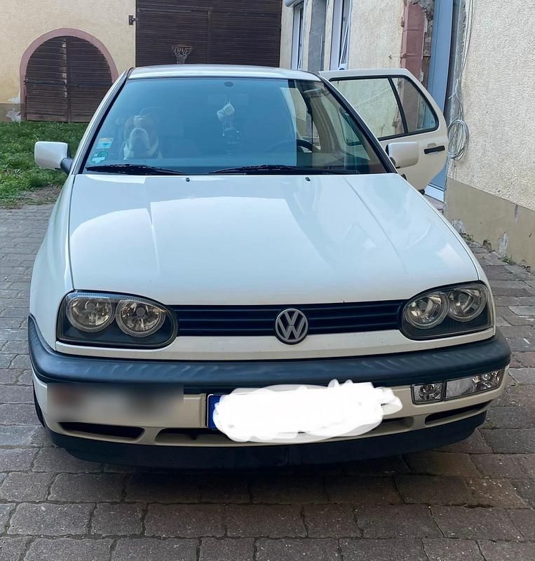 Weiß Gebraucht 1993 VW Golf III Kleinwagen | 1.500 € - Bild 1/1