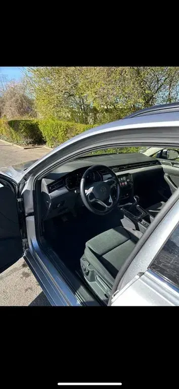 Gebraucht VW Passat Business 150 PS (110 kW) 2021 Silber Kombi