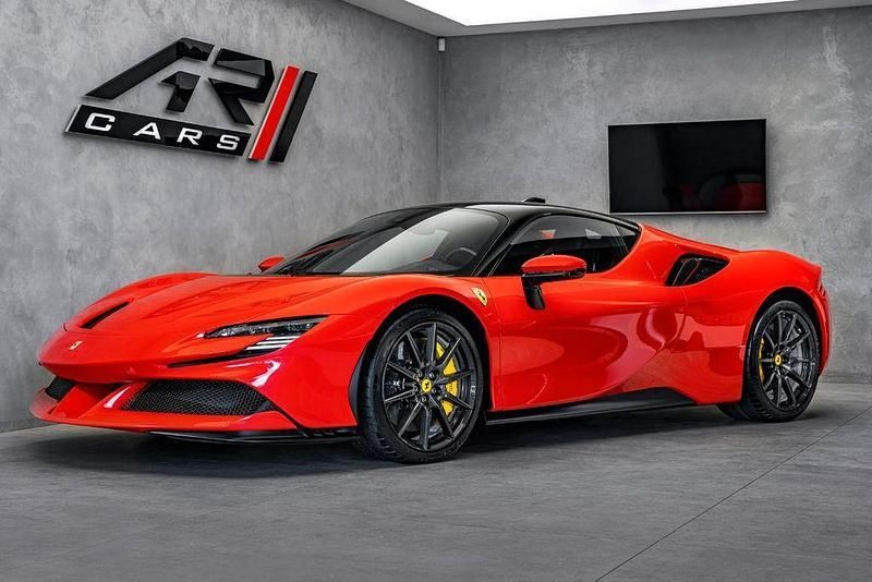 Rot Gebraucht 2022 Ferrari SF90 Cabrio | 393.000 € - Bild 1/4