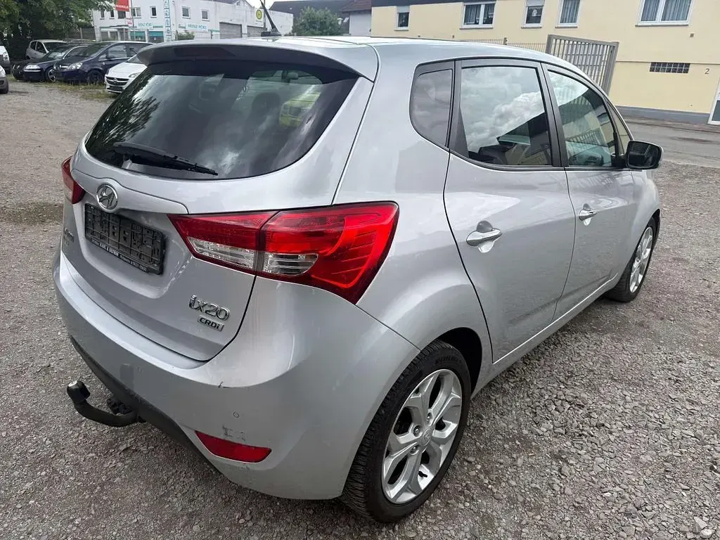 Gebraucht Hyundai ix20 Classic 116 PS (85 kW) 2012 Grau Kleinwagen