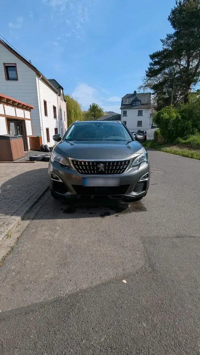 Gebraucht Peugeot 3008 Allure 131 PS (96 kW) 2019 Grau SUV