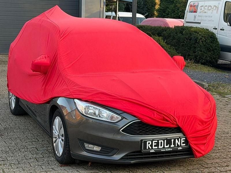 Grau Gebraucht 2017 Ford Focus Business Edition Limousine | 7.000 € (Guter Preis) - Bild 1/4