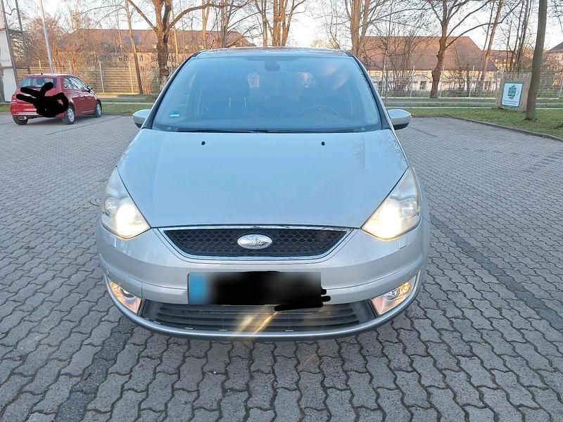 Gebraucht Ford Galaxy Ghia 140 PS (102 kW) 2008 Silber Van / Kleinbus