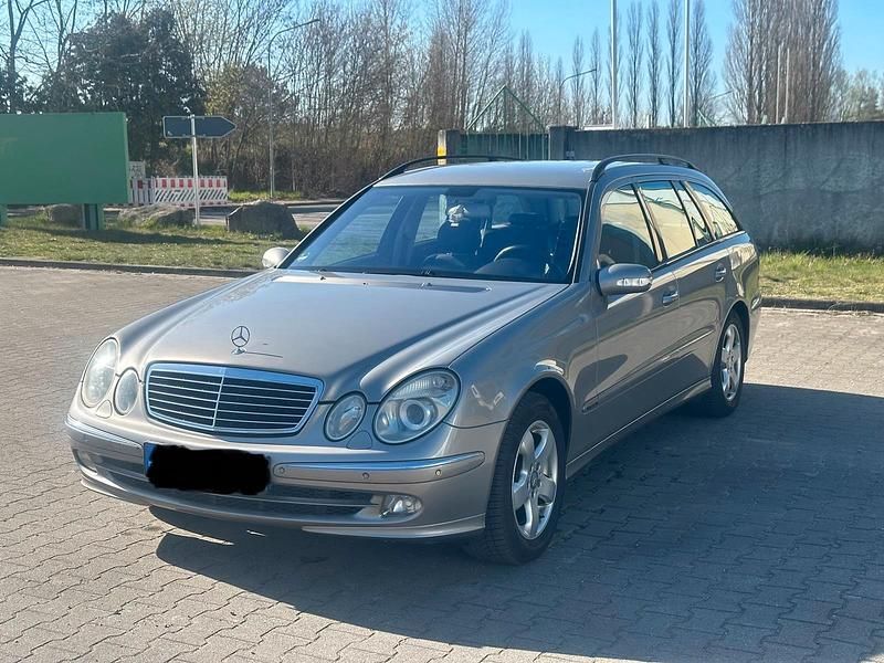 Gebraucht Mercedes E320 Avantgarde 204 PS (150 kW) 2004 Grau Kombi
