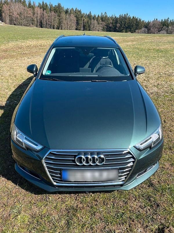 Gebraucht Audi A4 Comfort 150 PS (110 kW) 2017 Grün Kombi
