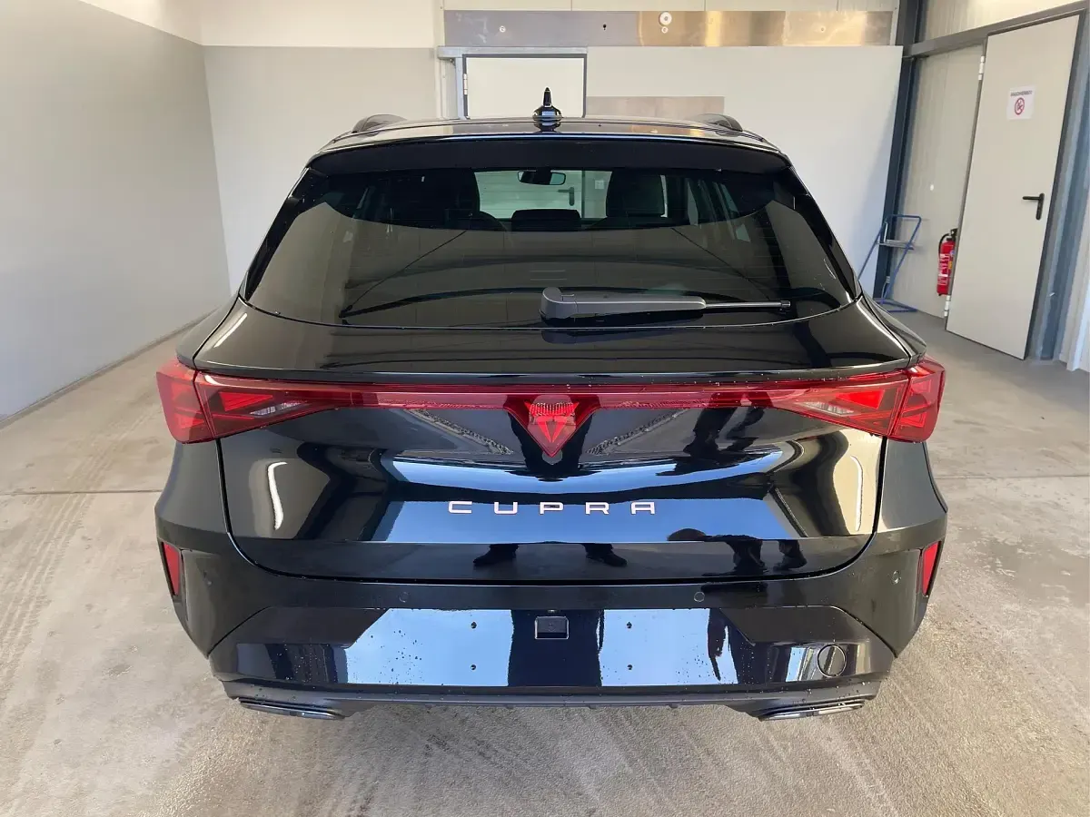Neu Cupra Leon 150 PS (110 kW) 2025 [0e0e] midnight schwarz metallic [0e0e] midnight schwarz metallic Kombi