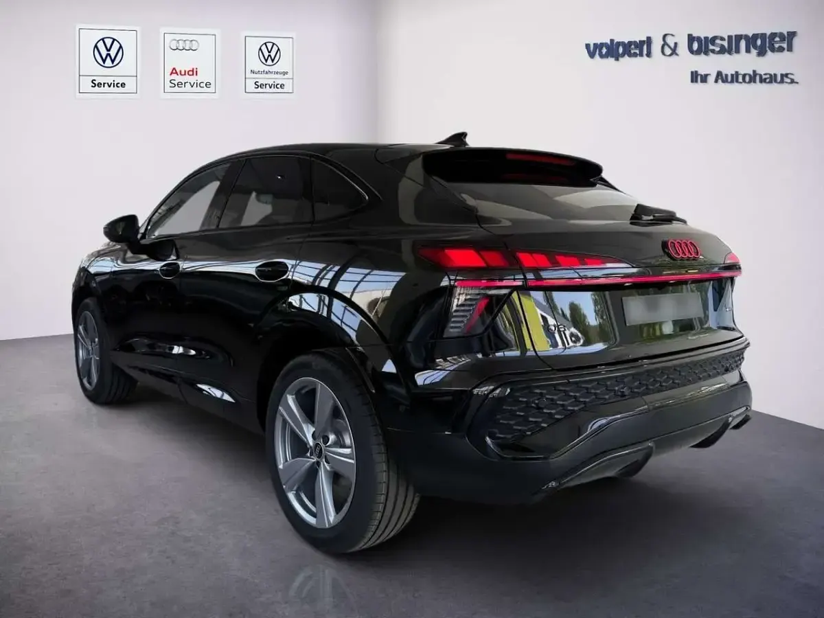 Neu Audi Q3 S-Line 204 PS (150 kW) 2026 Mythosschwarz metallic SUV