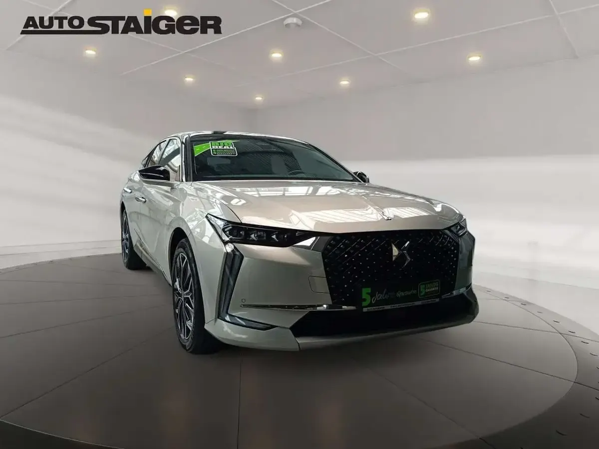 Gebraucht DS Automobiles DS4 Opera 224 PS (164 kW) 2023 Lackierung chrystal pearl/typ SUV