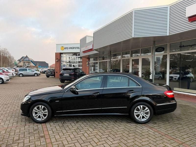 Gebraucht Mercedes E200 184 PS (135 kW) 2011 Schwarz Limousine