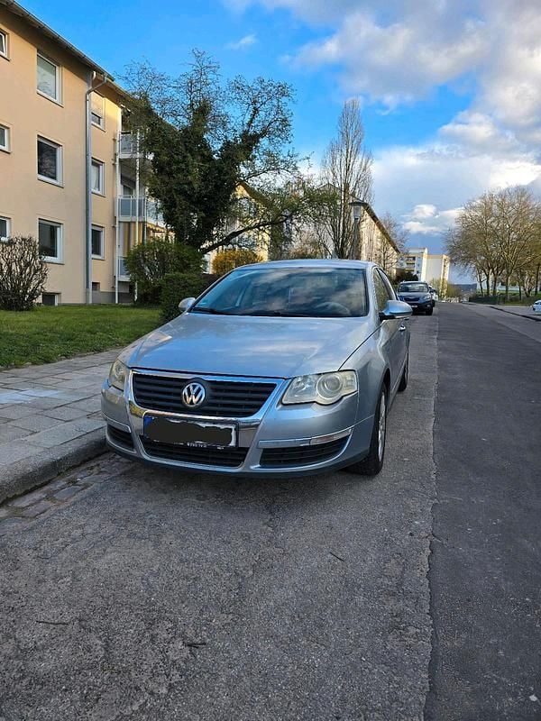 Gebraucht VW Passat 105 PS (77 kW) 2005 Blau Limousine