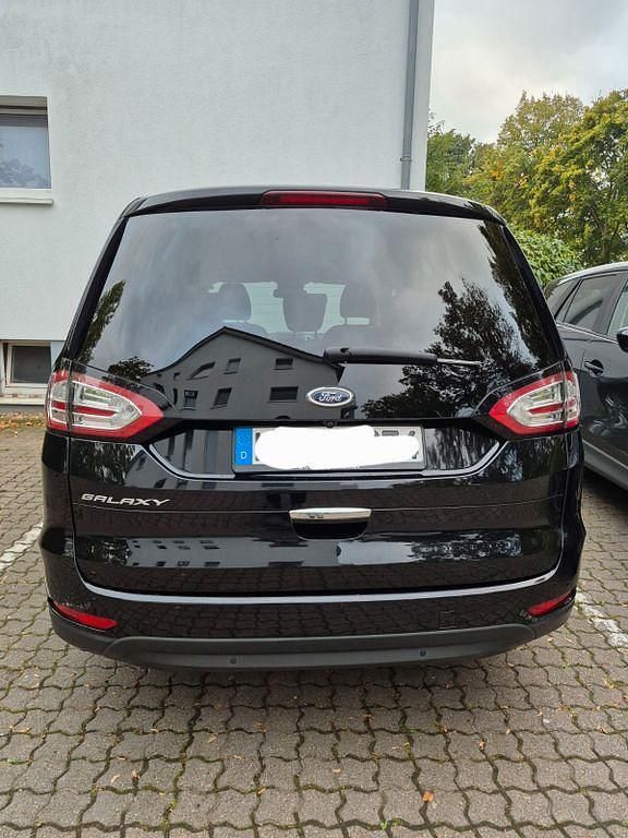 Schwarz Gebraucht 2018 Ford Galaxy Titanium Van / Kleinbus | 21.300 € (Fairer Preis) - Bild 1/4
