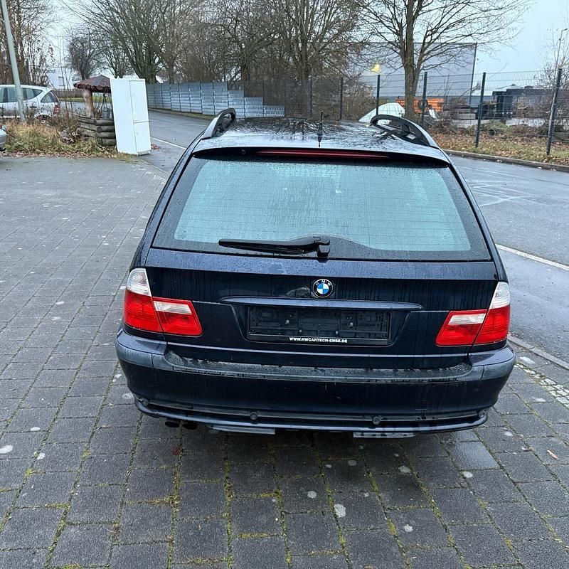 Second-hand BMW 320 150 CP (110 kW) 2000 Albastru Break