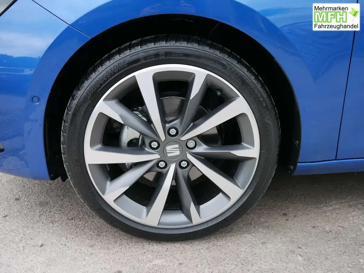 Neu Cupra Leon 150 PS (110 kW) 2025 Saphir blau metallic Kombi