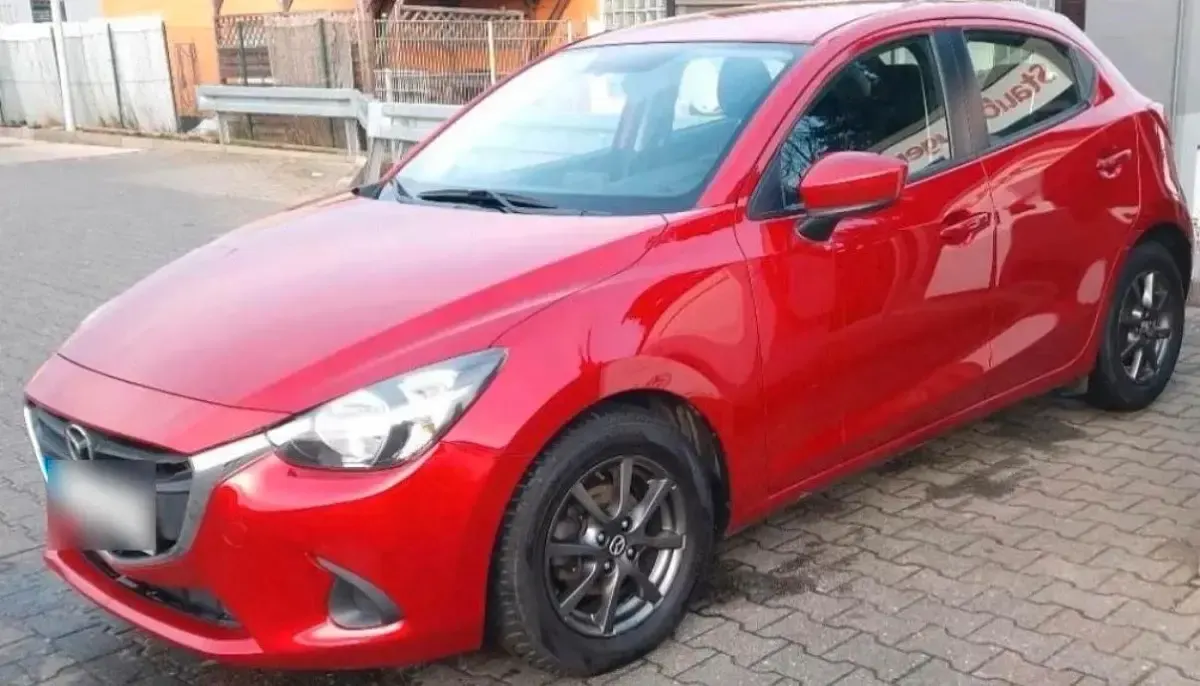 Gebraucht Mazda 2 75 PS (55 kW) 2016 Rot Kleinwagen