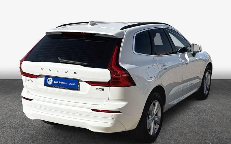 Gebraucht Volvo XC60 Core 250 PS (183 kW) 2024 Crystal weißperleffekt SUV