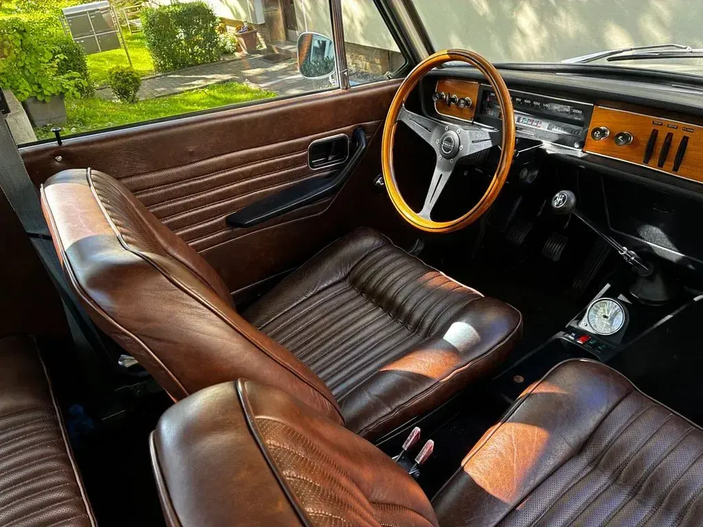 Usado Volvo 142 82 HP (60 kW) 1968 Bege Sedan