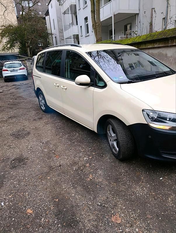 Second-hand VW Sharan 2013 Galben Monovolum