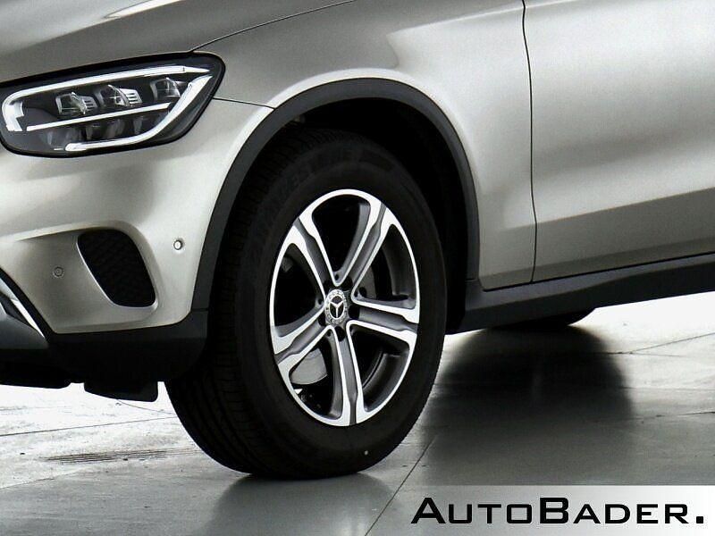 Gebraucht Mercedes GLC220 Exclusive 194 PS (142 kW) 2022 859 mojavesilber SUV