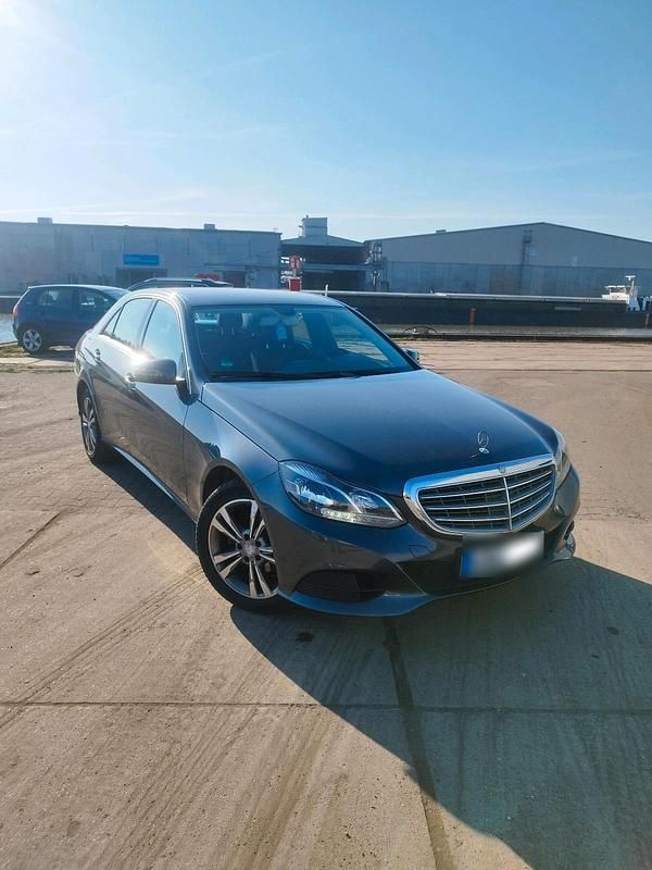 Gebraucht Mercedes E200 136 PS (100 kW) 2014 Silber Limousine
