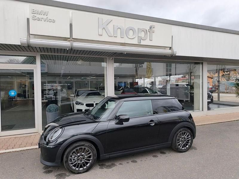 Gebraucht Mini Cooper Classic 114 kW (156 PS) 2025 Schwarz Kleinwagen