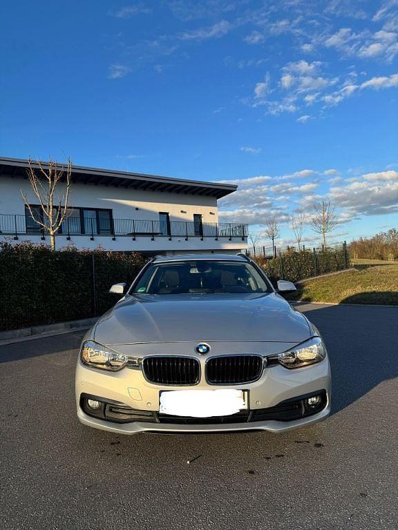 Second-hand BMW 318 150 CP (110 kW) 2017 Argintiu Break