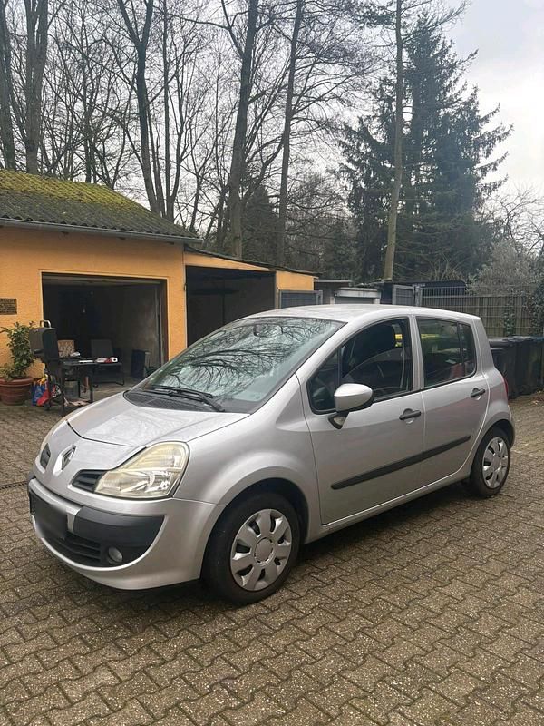 Gebraucht Renault Modus 60 PS (44 kW) 2009 Silber Van / Kleinbus