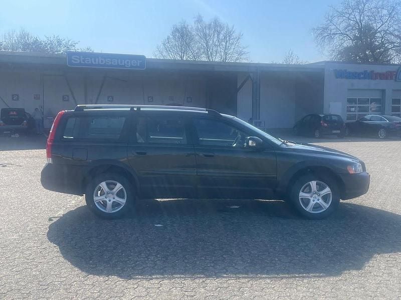 Gebraucht Volvo XC70 Summum 209 PS (153 kW) 2006 Grün Kombi