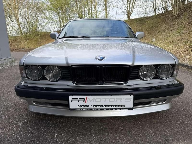 Gebraucht BMW 740 Performance 286 PS (210 kW) 1992 Silber metallic Limousine