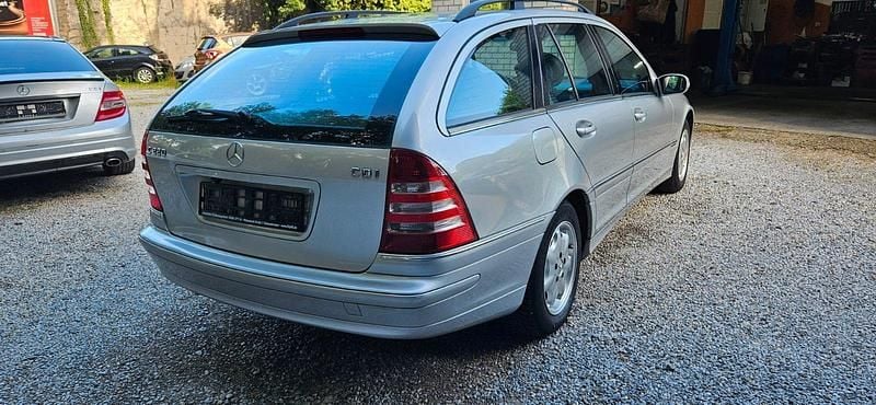 Gebraucht Mercedes C220 Elegance 150 PS (110 kW) 2004 Silber Kombi