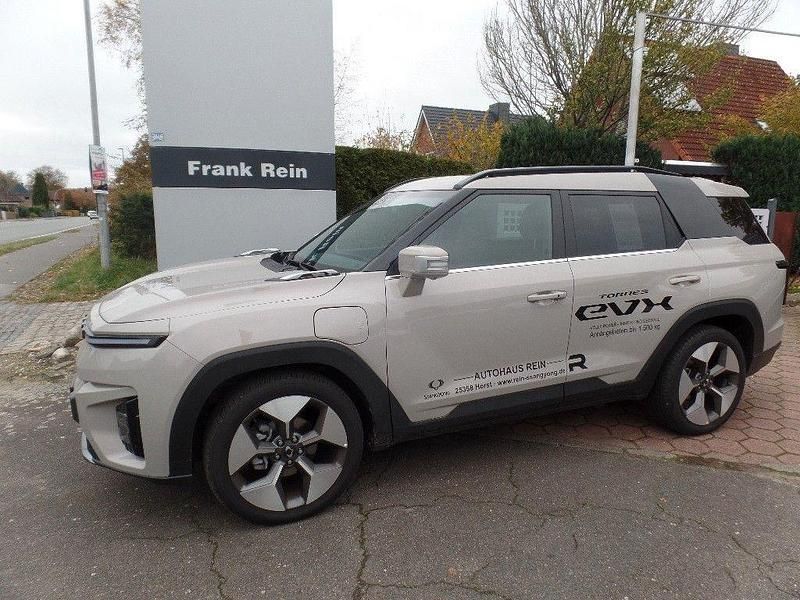 Beige Gebraucht 2024 Ssangyong Torres EVX SUV | 39.490 € - Bild 1/4