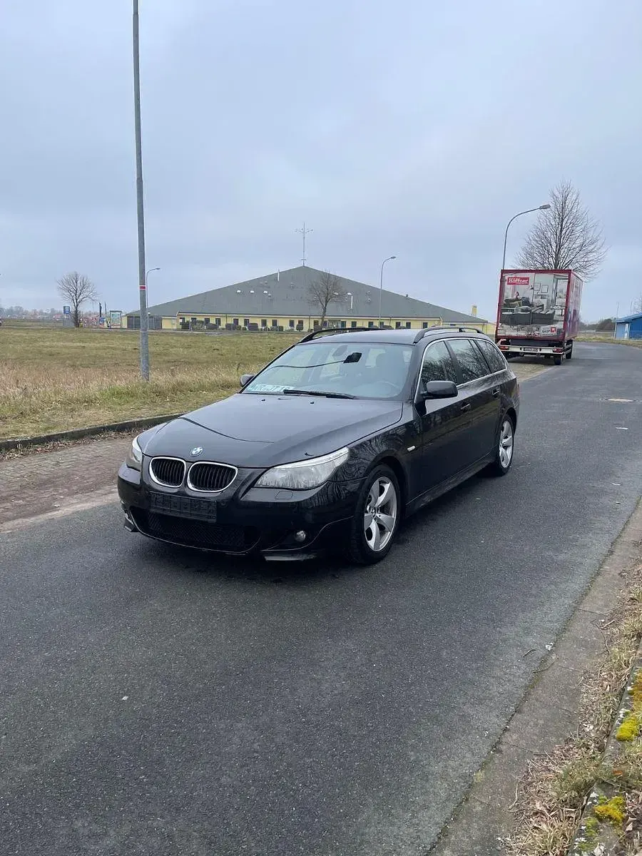 Gebraucht BMW 530 M Sport 218 PS (160 kW) 2004 Schwarz Kombi