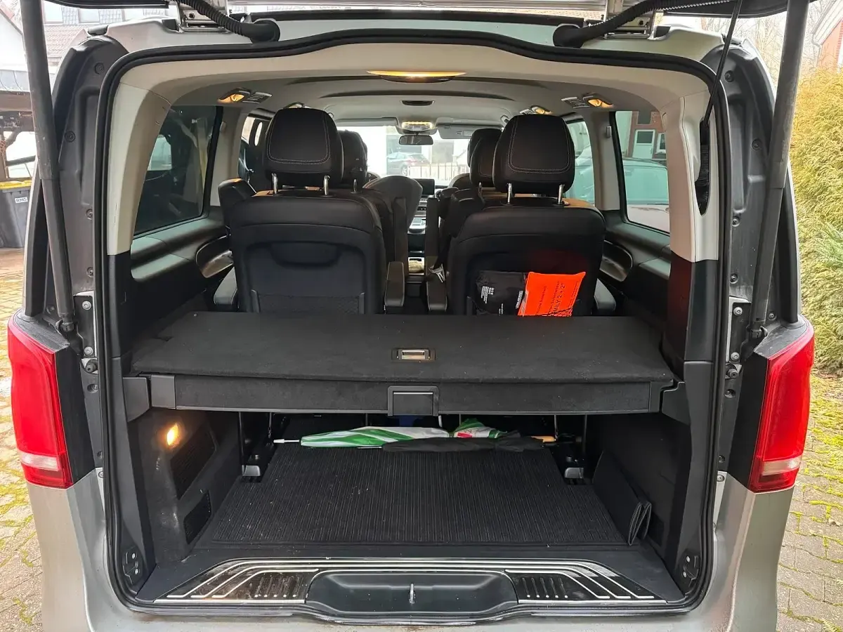 Gebraucht Mercedes V300 AMG 239 PS (175 kW) 2021 Silber Van / Kleinbus
