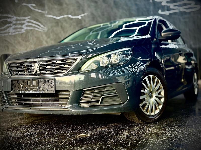 Gebraucht Peugeot 308 Access 110 PS (80 kW) 2018 Silber Kleinwagen